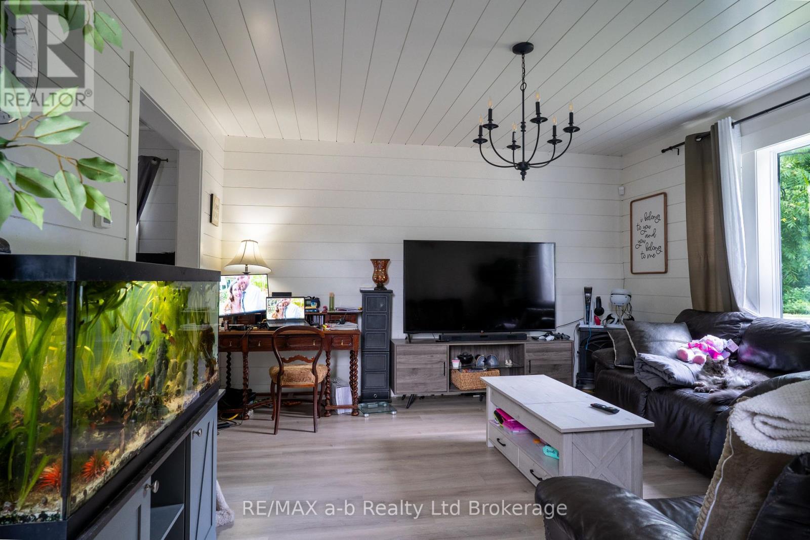 14 Old Vienna Road, Tillsonburg, Ontario  N4G 3C4 - Photo 8 - X12357050