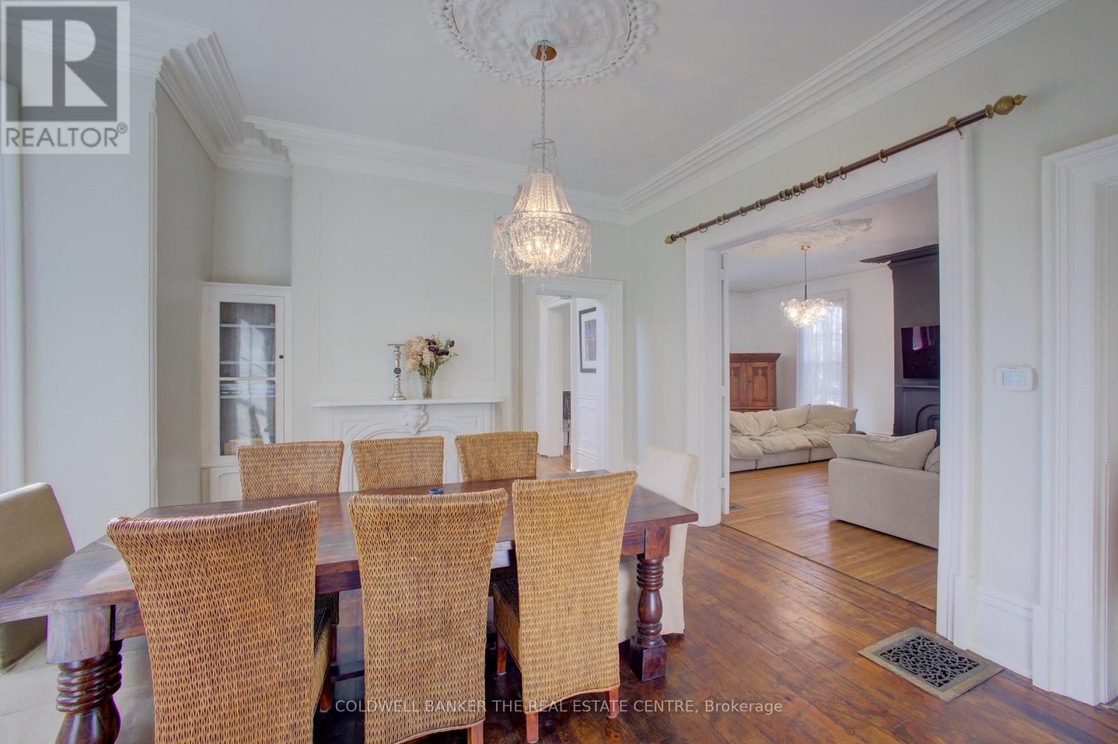 150 Wellington Street E, Wellington North (Mount Forest), Ontario  N0G 2L2 - Photo 11 - X12362226