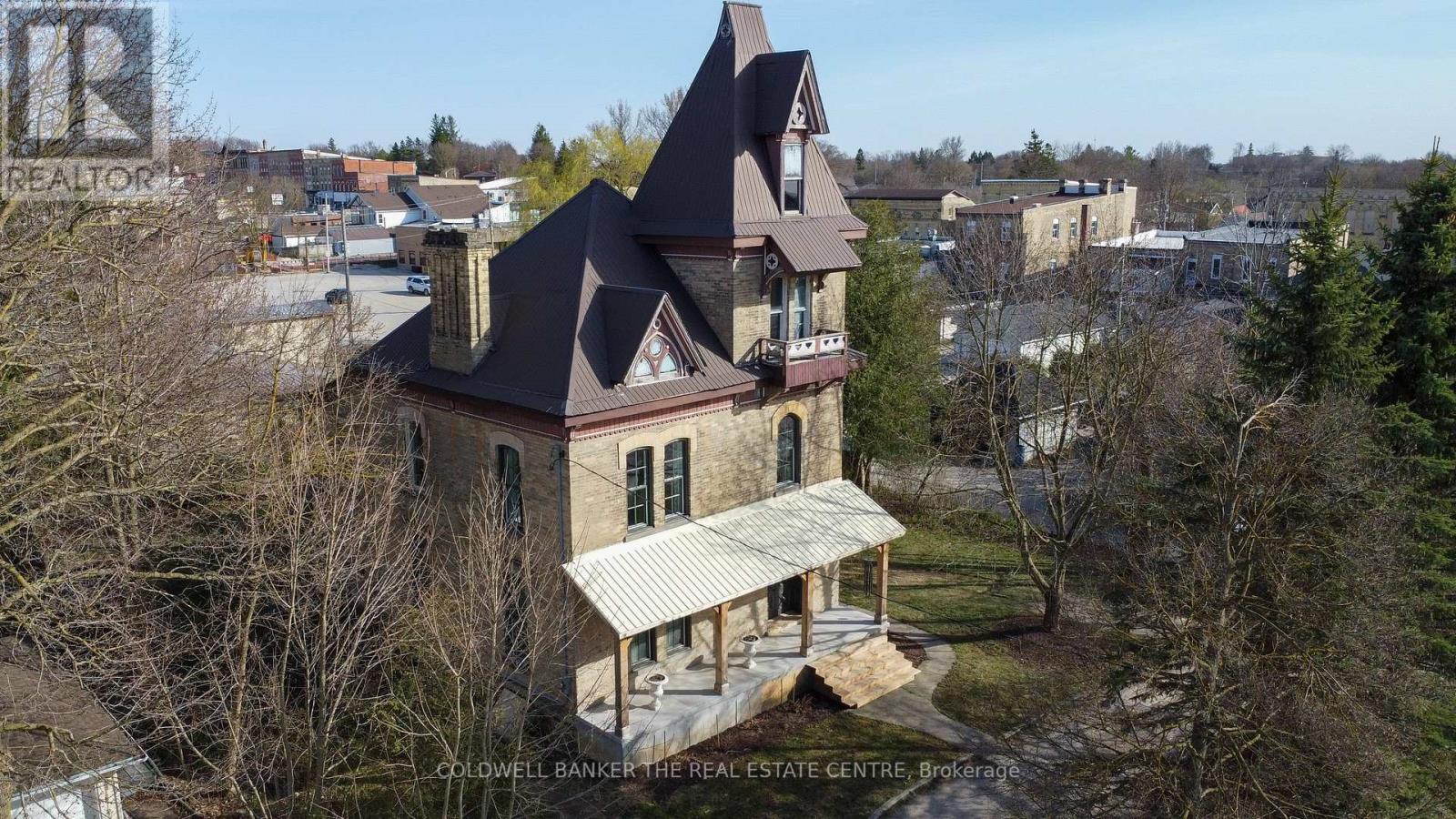 150 Wellington Street E, Wellington North (Mount Forest), Ontario  N0G 2L2 - Photo 32 - X12362226