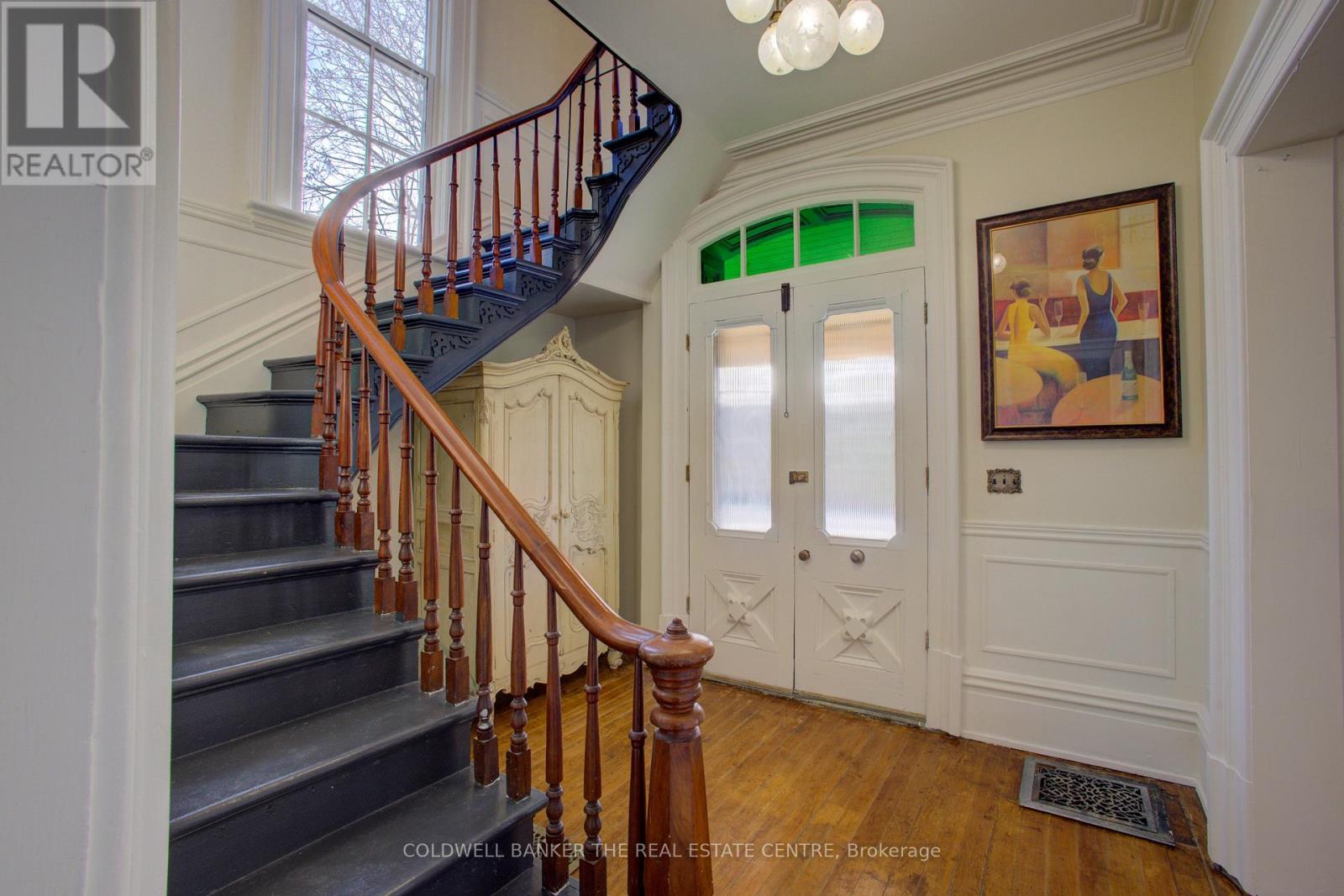 150 Wellington Street E, Wellington North (Mount Forest), Ontario  N0G 2L2 - Photo 5 - X12362226