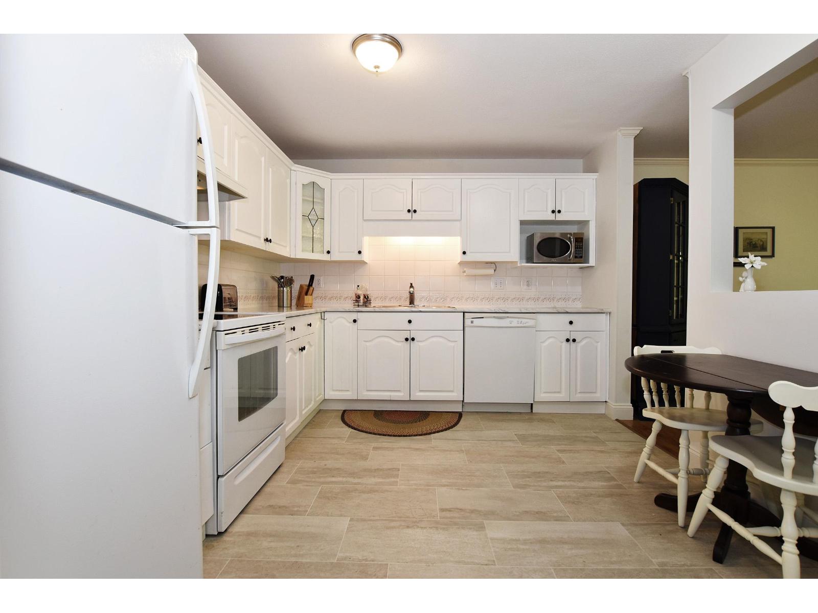 208 2626 Countess Street, Abbotsford, British Columbia  V2T 5P3 - Photo 4 - R3033669