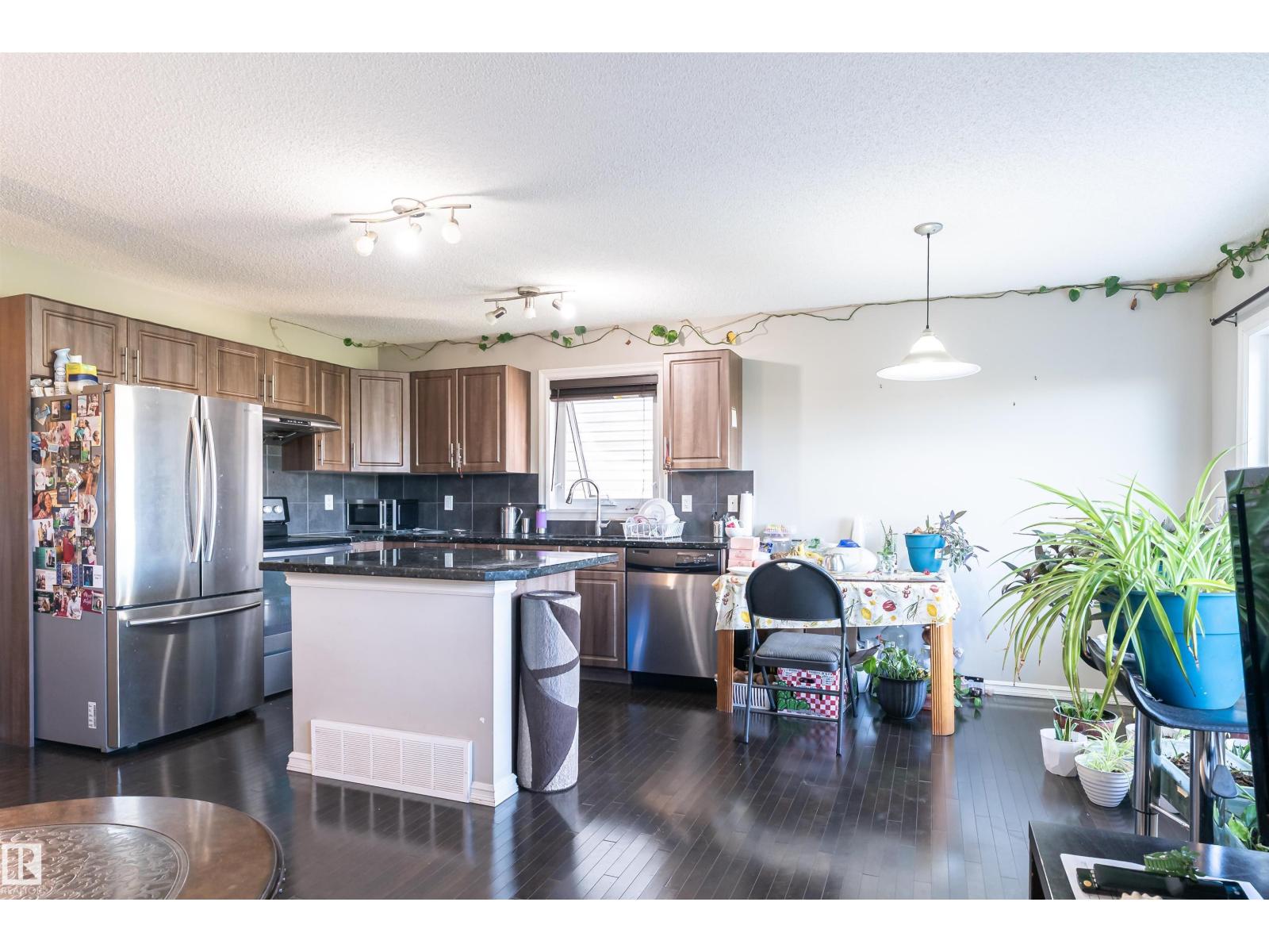 1841 28 St Nw, Edmonton, Alberta  T6T 0N8 - Photo 3 - E4454569