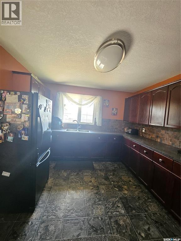 406 First Avenue E, Lampman, Saskatchewan  S0C 1N0 - Photo 12 - SK016511