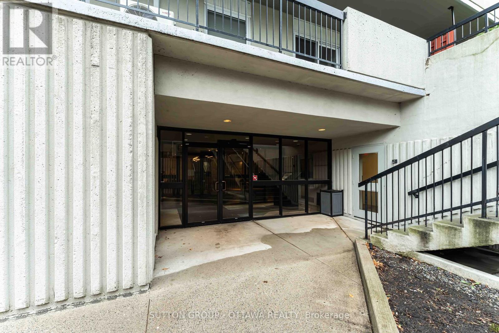 705 - 158c Mcarthur Avenue, Ottawa, Ontario  K1L 8E7 - Photo 3 - X12362454