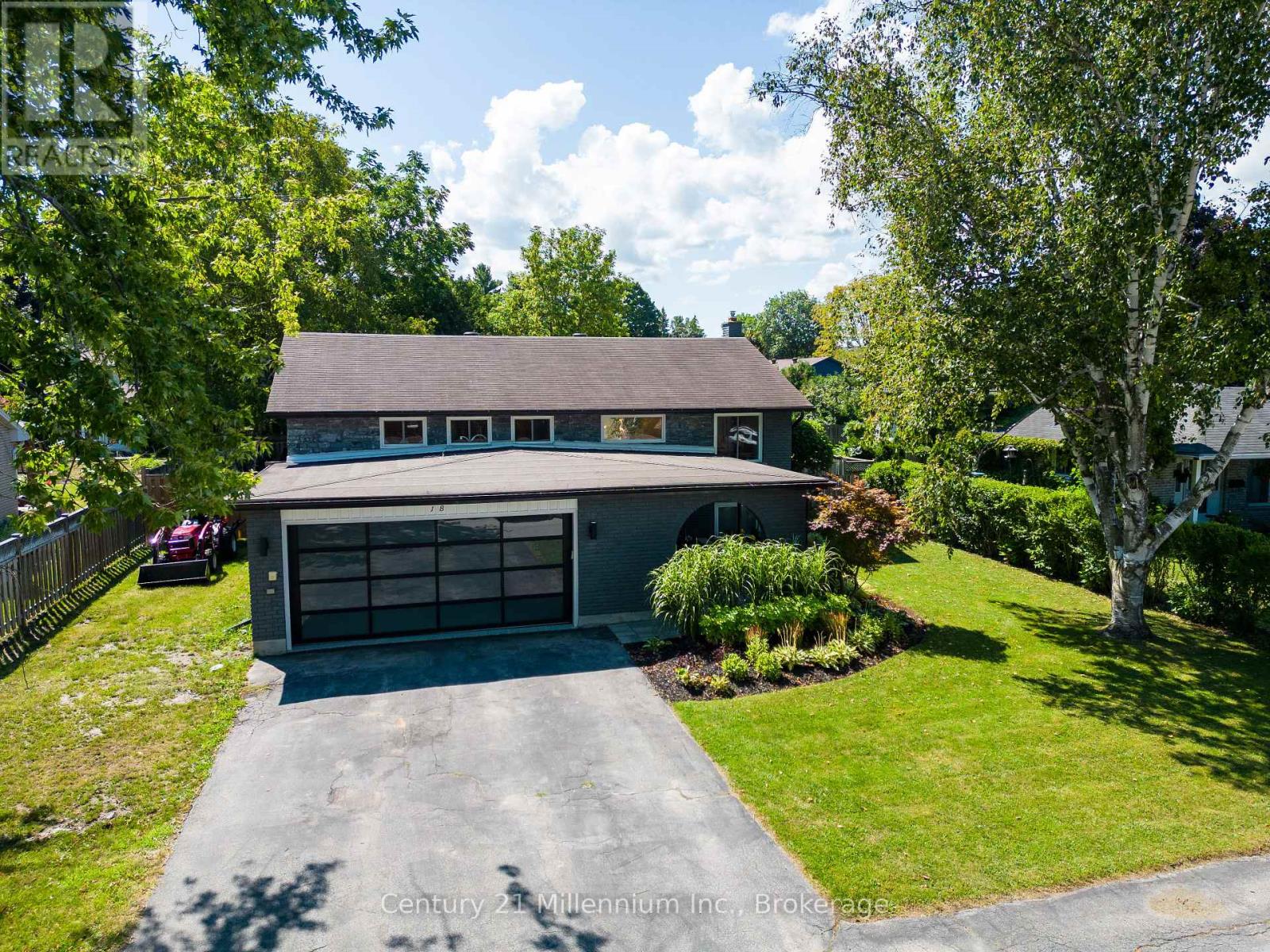 18 Bryan Drive, Collingwood, Ontario  L9Y 2K7 - Photo 2 - S12362436