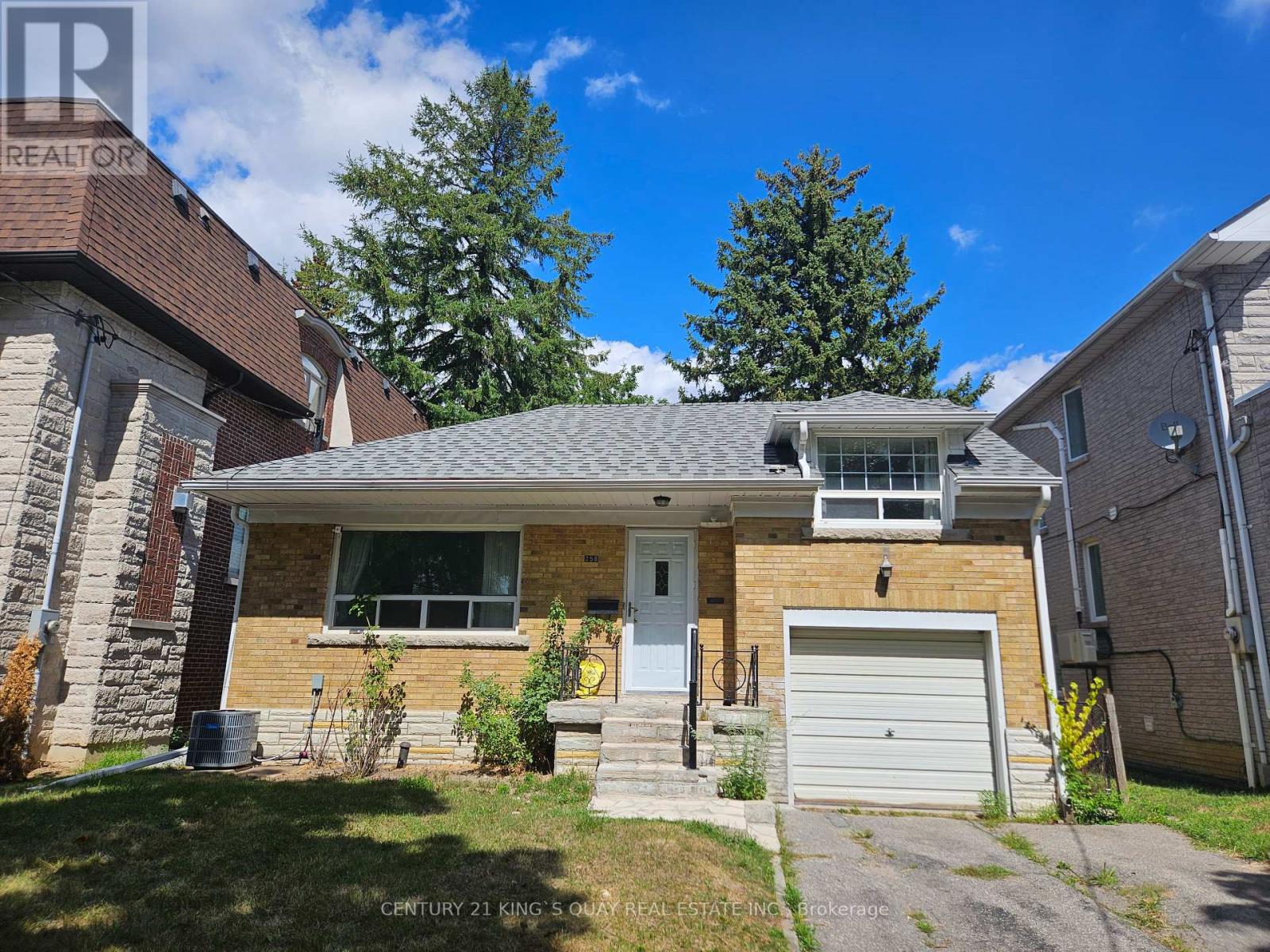 258 BYNG AVENUE, Toronto, Ontario