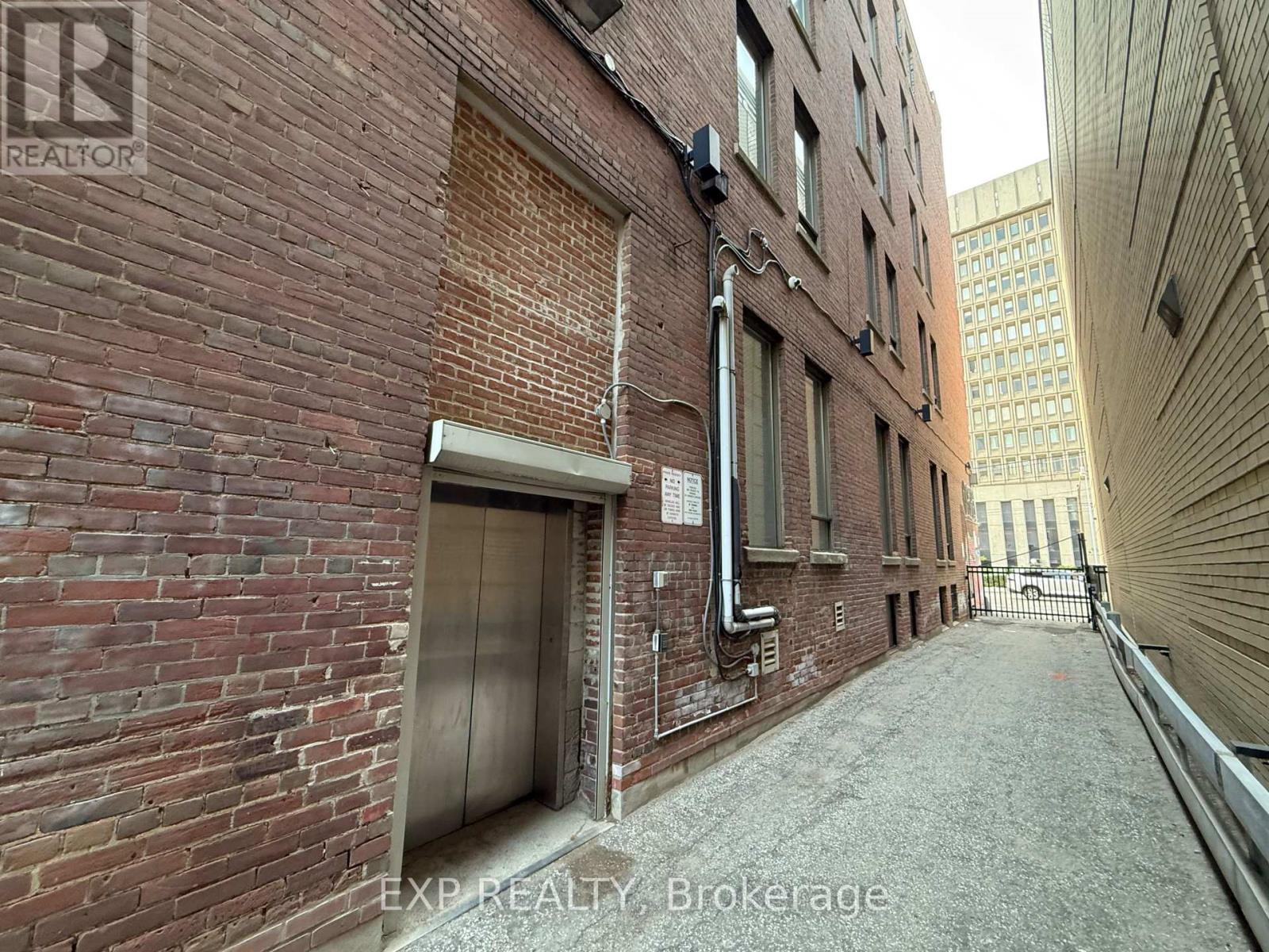 200 - 243 College Street, Toronto, Ontario  M5T 1R5 - Photo 27 - C12362286