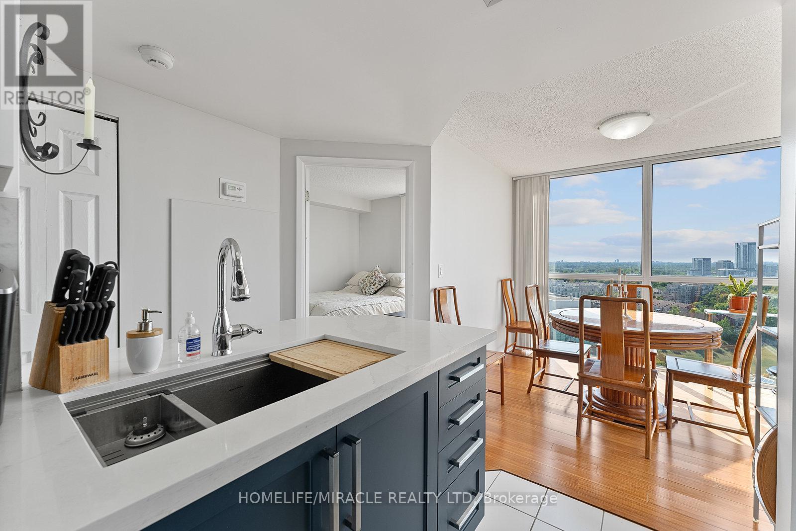 2009 - 7 Concorde Place, Toronto (Banbury-Don Mills), Ontario  M3C 3N4 - Photo 18 - C12362368