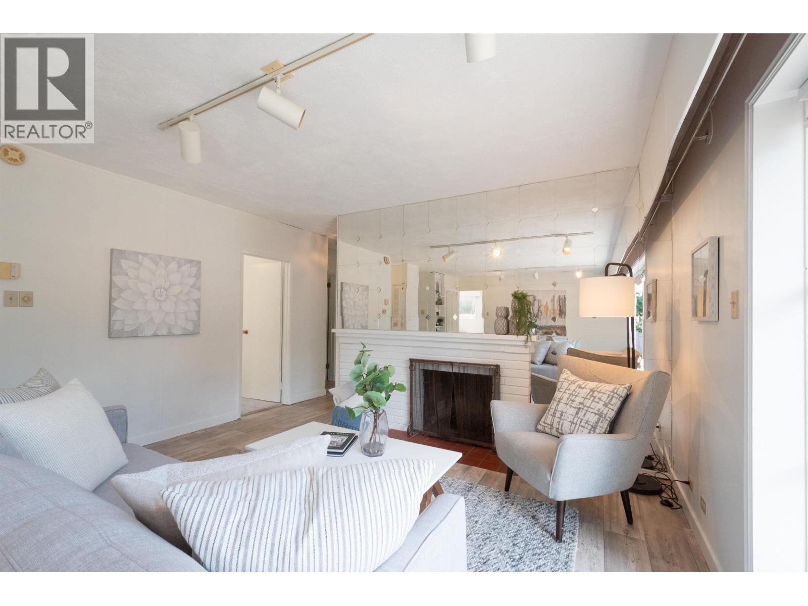 1150 Silverwood Crescent, North Vancouver, British Columbia  V7P 1J1 - Photo 10 - R3040014