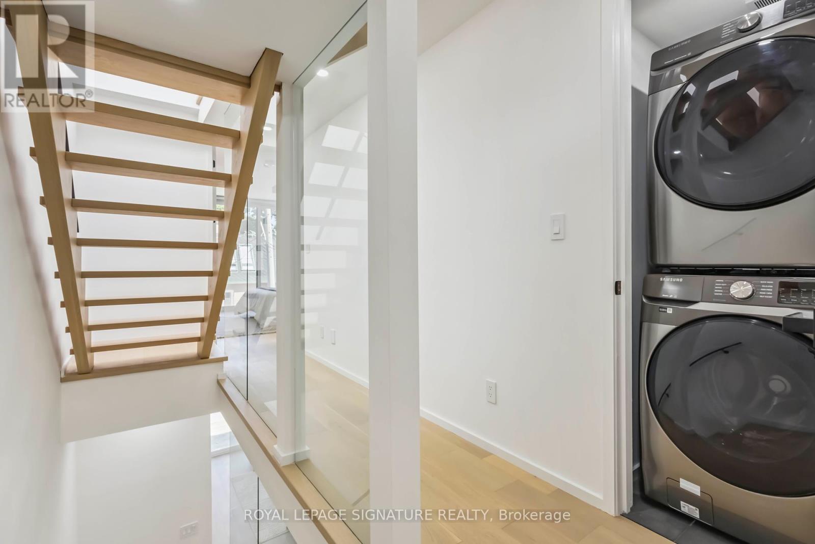 Furnished Upper - 43a Cummings Street, Toronto, Ontario  M4M 1M9 - Photo 27 - E12362321
