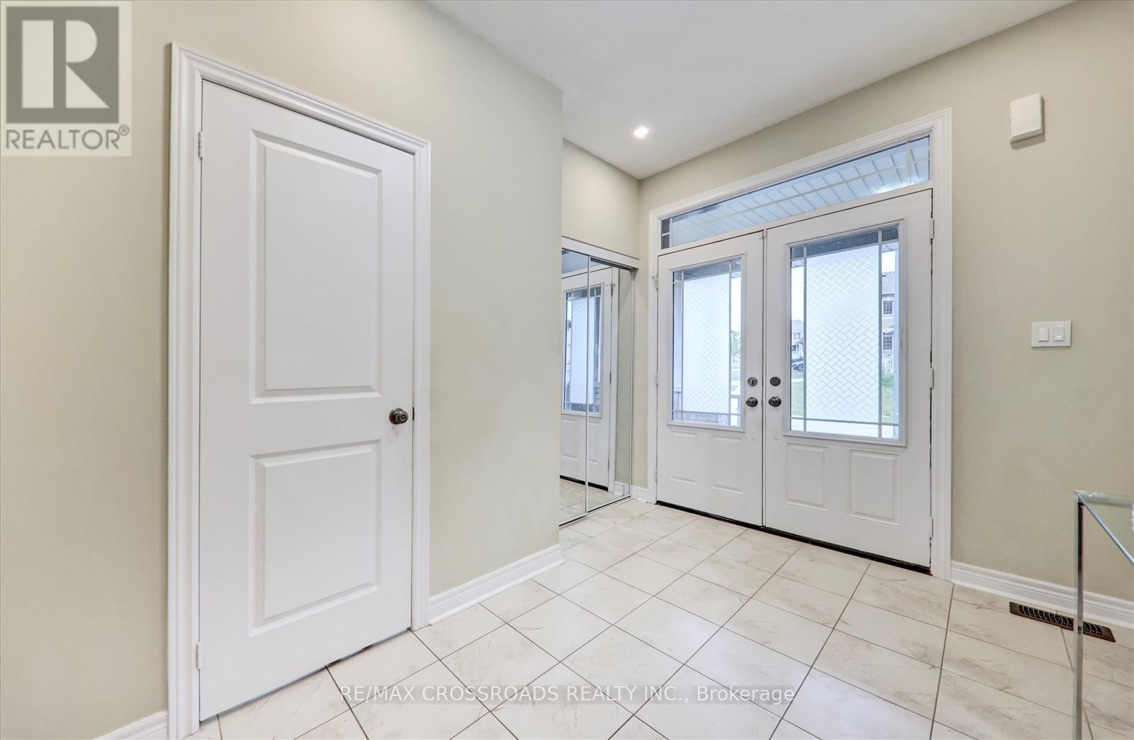 2 Parker Lane, New Tecumseth (Alliston), Ontario  L9R 0T2 - Photo 8 - N12362267