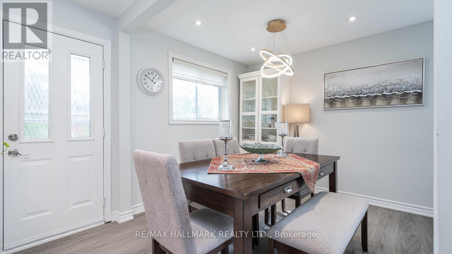 11 Seaton Drive, Aurora, Ontario  L4G 2J9 - Photo 6 - N12362381