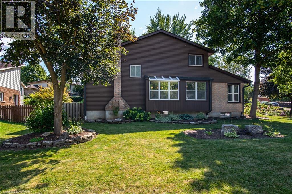 Property at 8 PICKWICK Place image 2