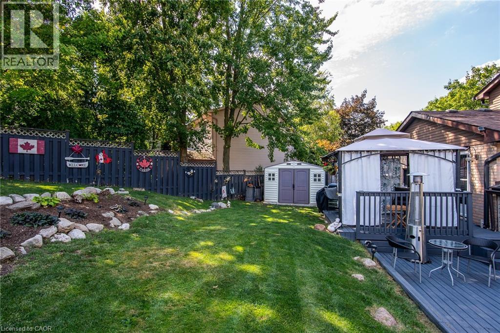 Property at 8 PICKWICK Place image 5