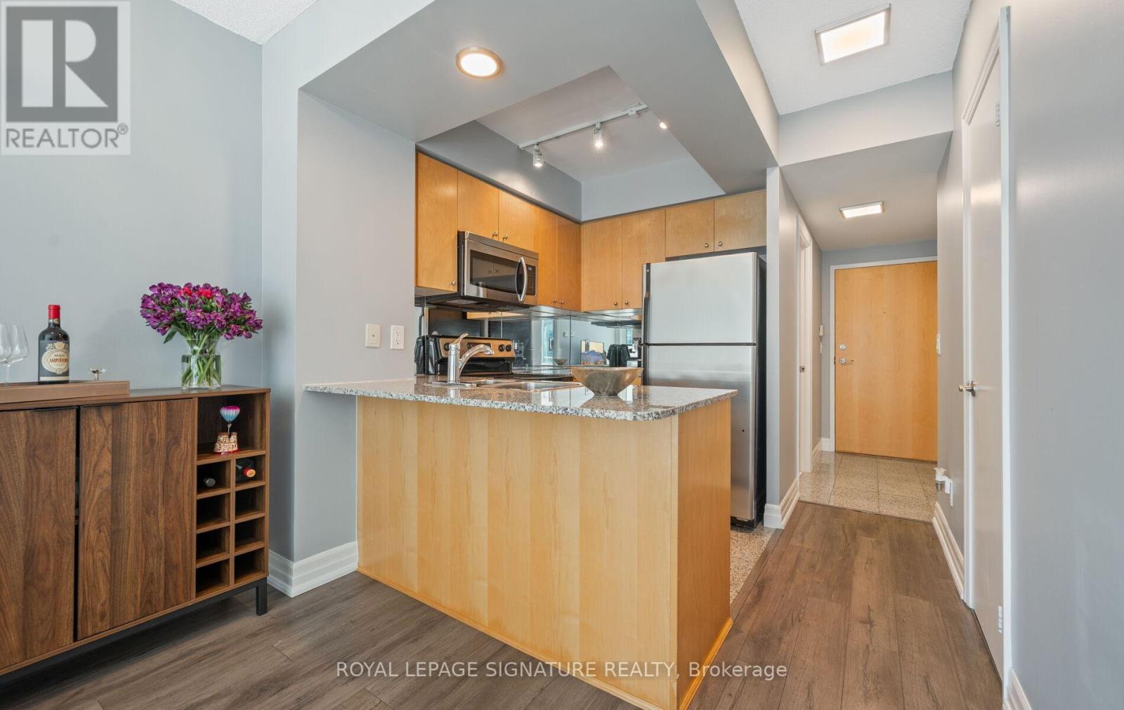 1405 - 8 Scollard Street, Toronto, Ontario  M5R 1M2 - Photo 14 - C12362406