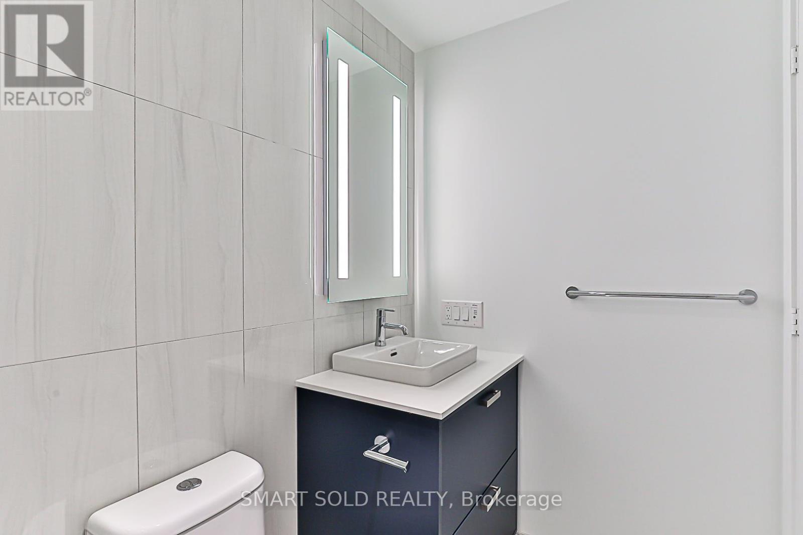 1504 - 480 Front St West Street W, Toronto, Ontario  M5V 0V6 - Photo 13 - C12362438