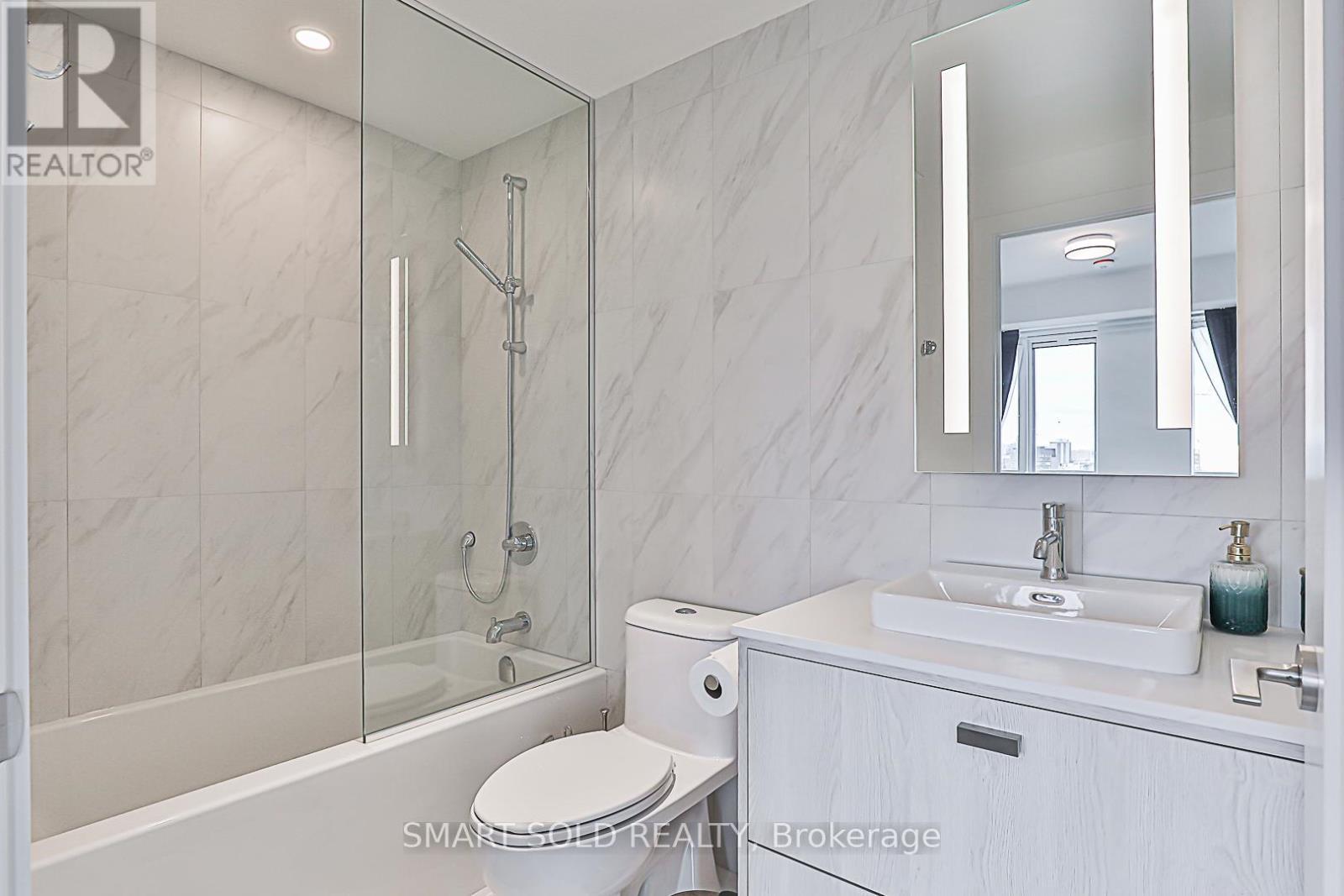 1504 - 480 Front St West Street W, Toronto, Ontario  M5V 0V6 - Photo 25 - C12362438