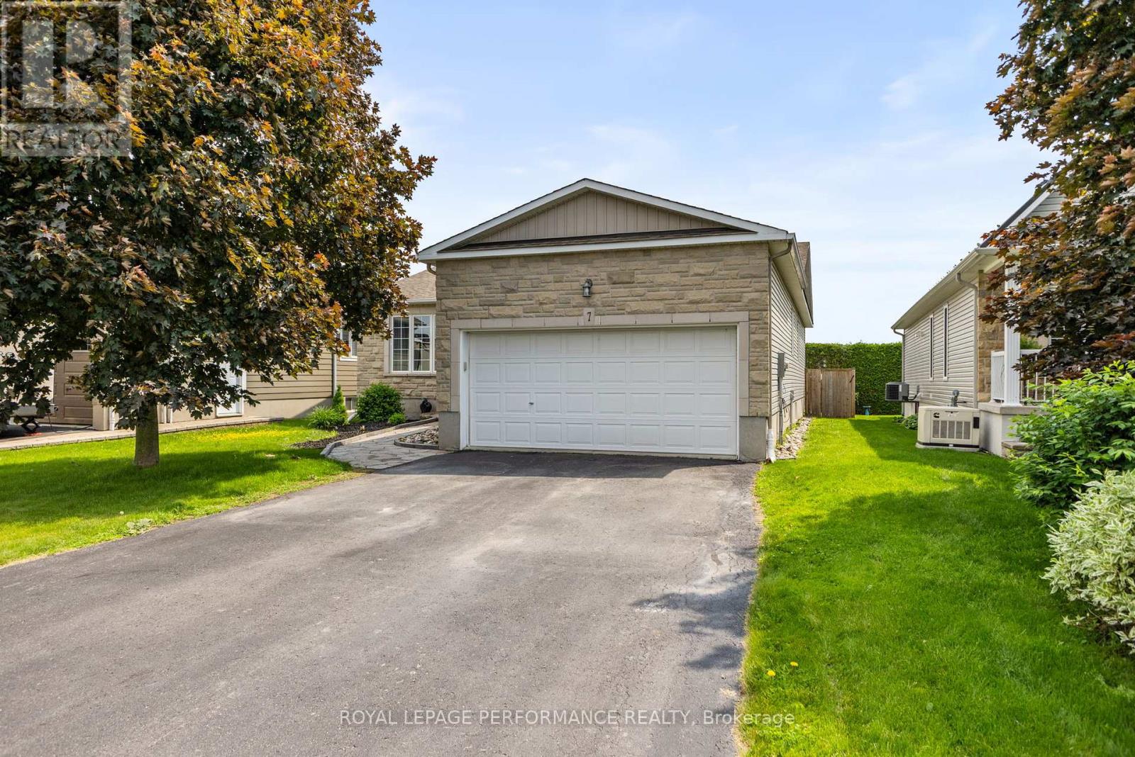 Property at 7 SETTLEMENT LANE image 1