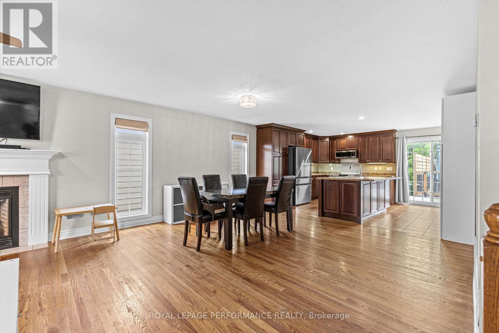 7 Settlement Lane, Russell, Ontario  K4R 0A4 - Photo 8 - X12362484