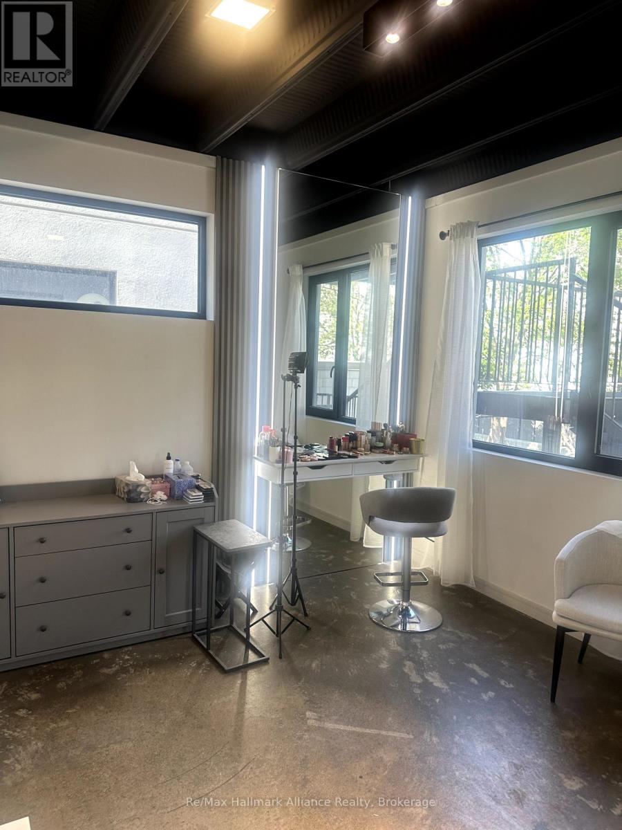 400 - 155 Thirtieth Street, Toronto, Ontario  M8W 3C3 - Photo 4 - W12362537