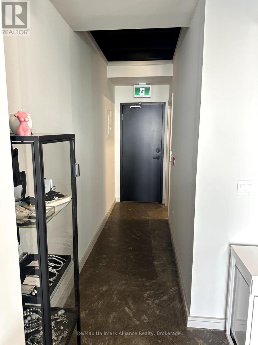 400 - 155 Thirtieth Street, Toronto, Ontario  M8W 3C3 - Photo 8 - W12362537