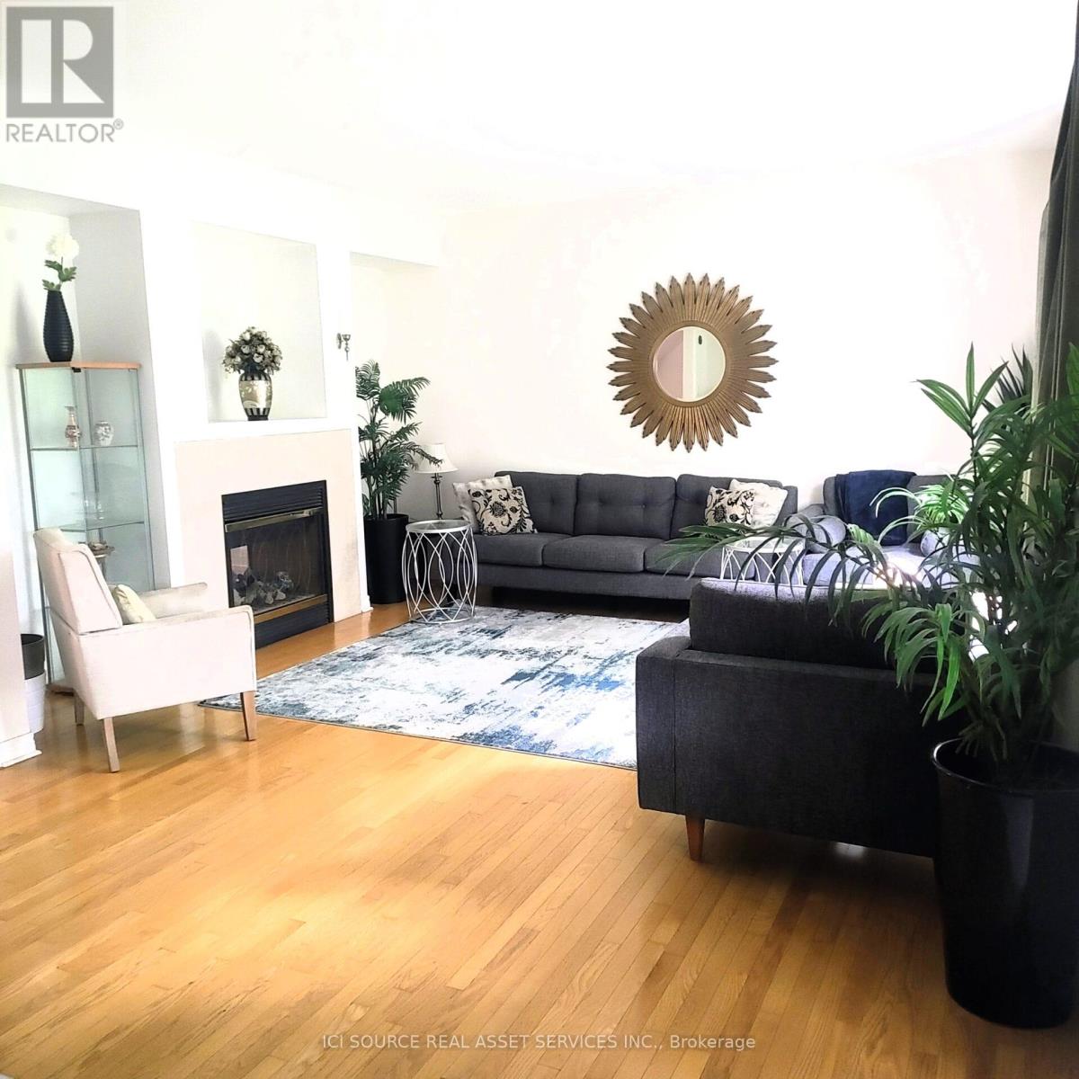 48 Brimwood Crescent, Richmond Hill, Ontario  L4B 4B6 - Photo 11 - N12362453