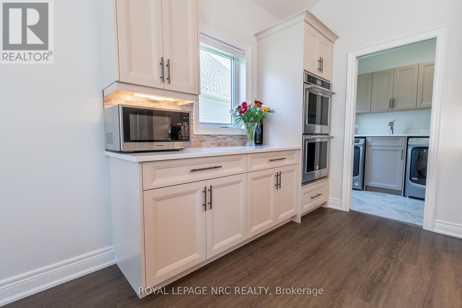 3571 Whispering Woods Trail, Fort Erie, Ontario  L0S 1N0 - Photo 25 - X12362476
