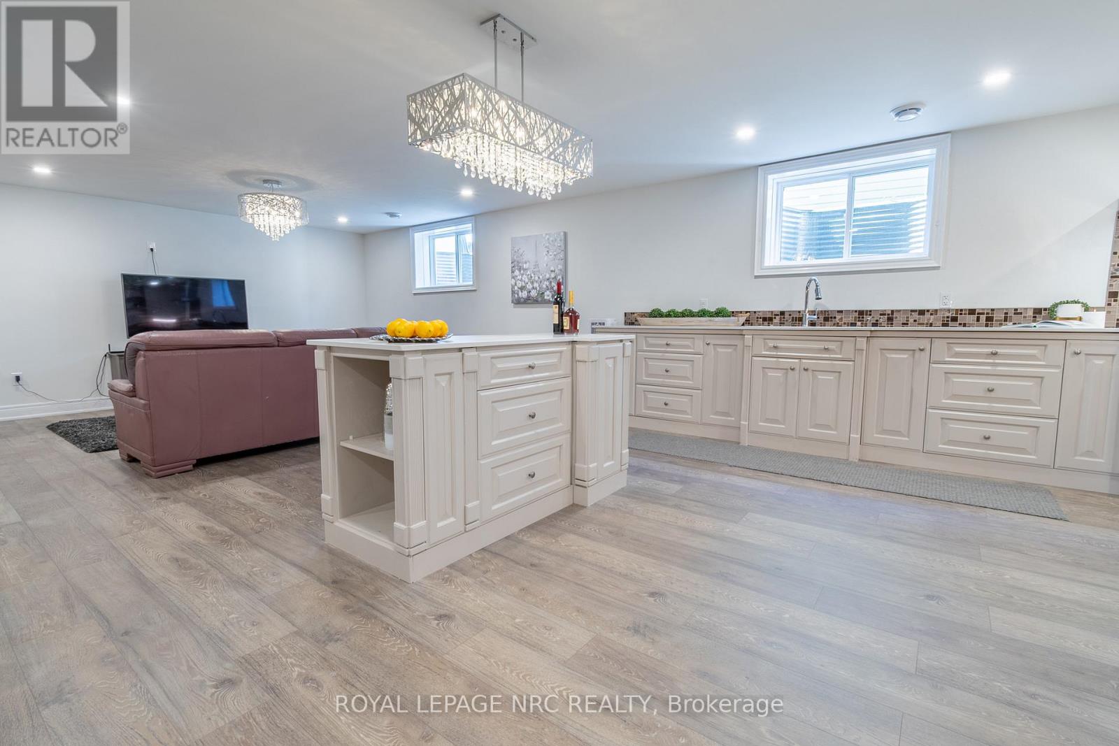 3571 Whispering Woods Trail, Fort Erie, Ontario  L0S 1N0 - Photo 32 - X12362476