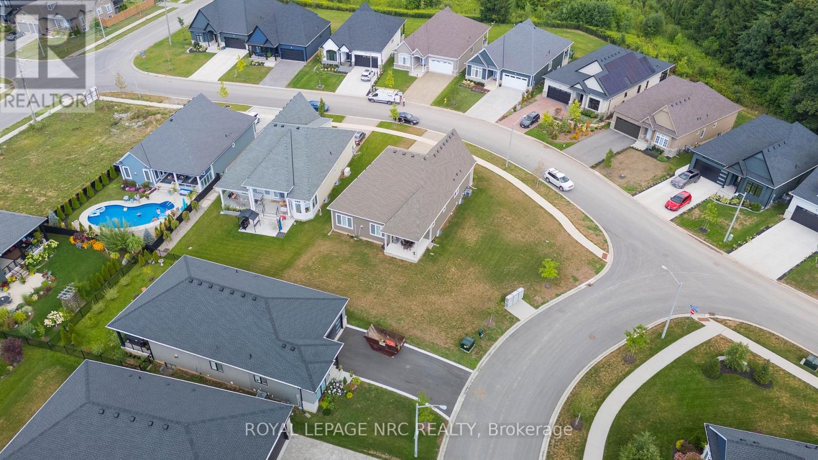 3571 Whispering Woods Trail, Fort Erie, Ontario  L0S 1N0 - Photo 47 - X12362476