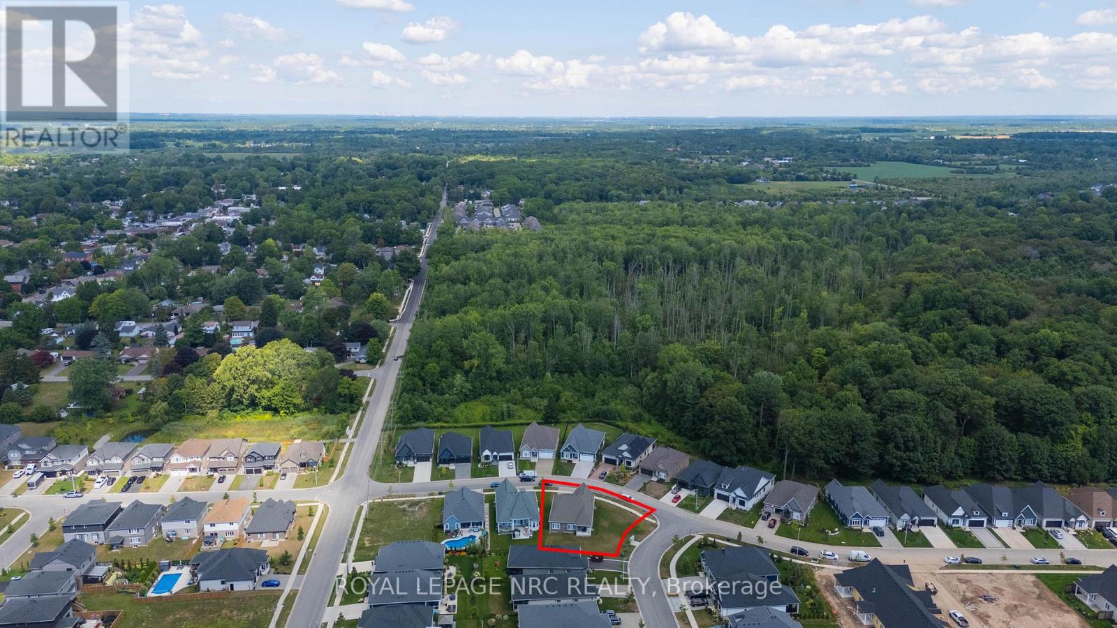 3571 Whispering Woods Trail, Fort Erie, Ontario  L0S 1N0 - Photo 49 - X12362476