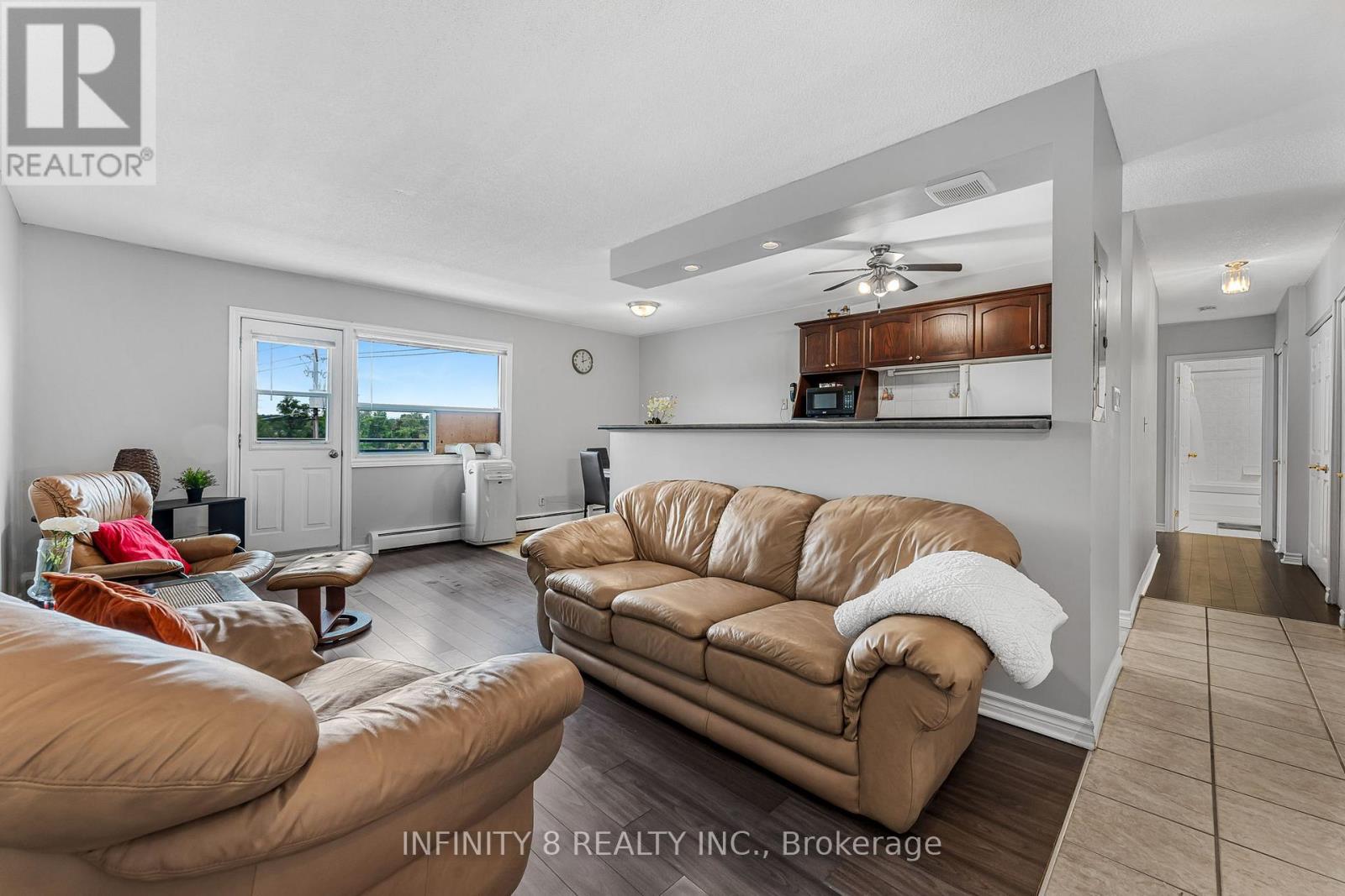 301 - 264 Oakdale Avenue, St. Catharines, Ontario  L2P 2K4 - Photo 8 - X12362604