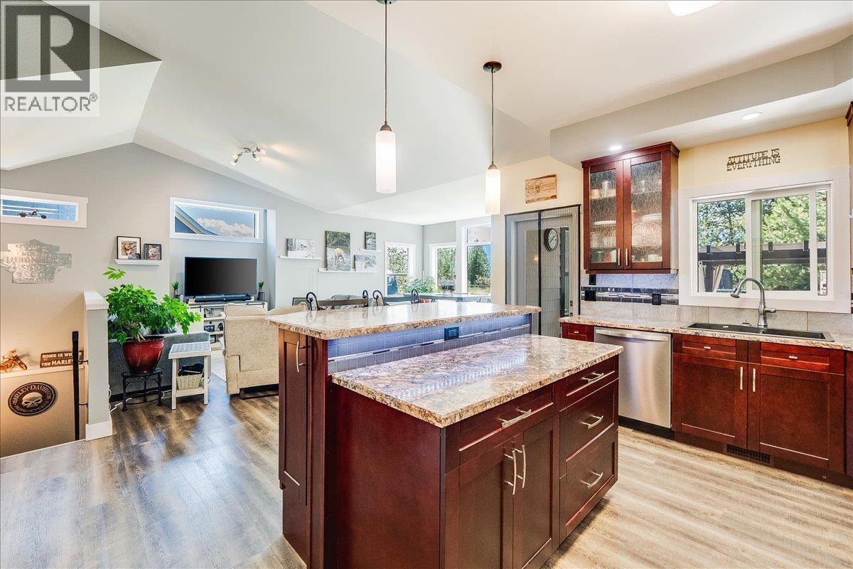 1606 Tower Ridge Road, Castlegar, British Columbia  V1N 4W7 - Photo 21 - 10360320