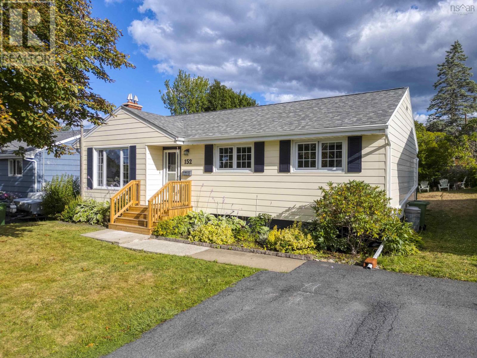 Property at 152 Rosedale Avenue image 1