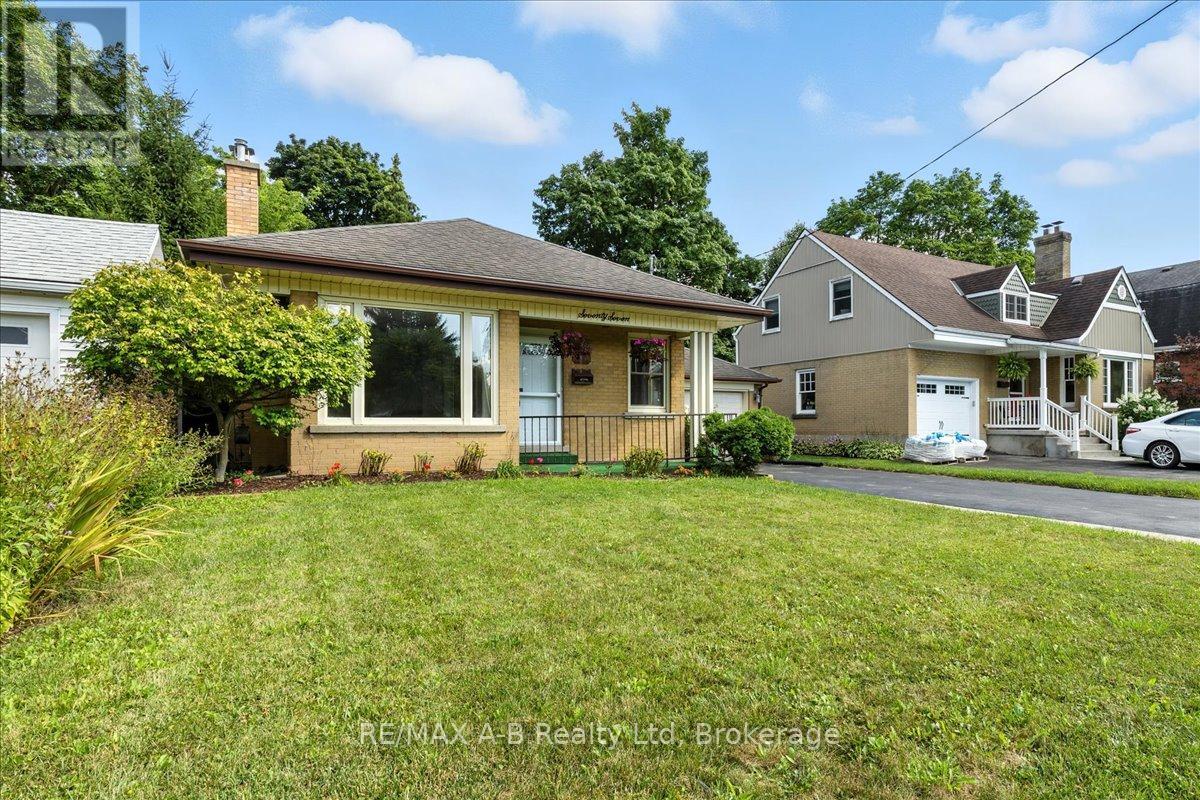77 Earl Street, Stratford, Ontario  N5A 6G4 - Photo 2 - X12362470