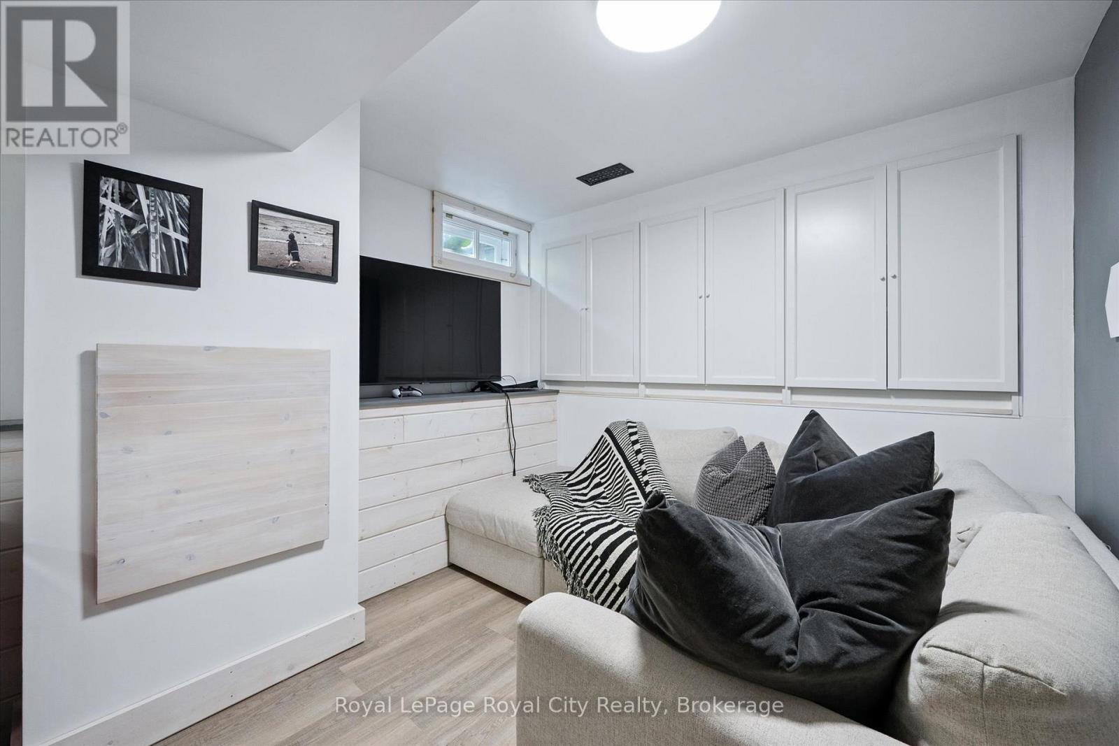 32 Merritt Boulevard, Guelph, Ontario  N1H 6C9 - Photo 32 - X12362602
