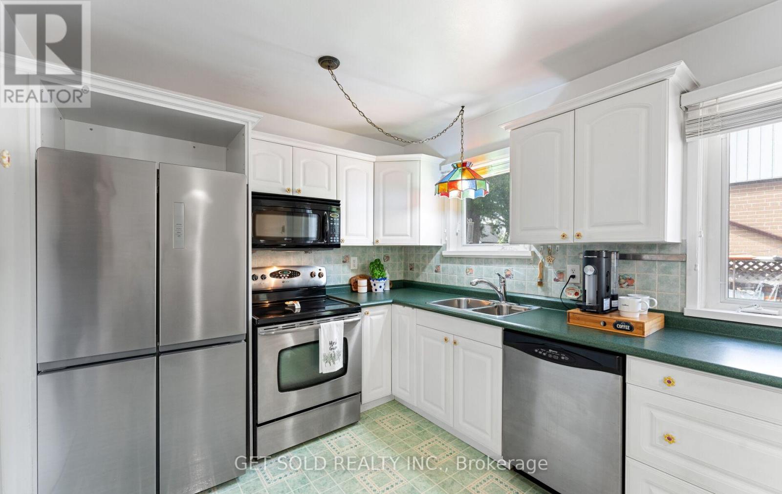 24 Huntsmoor Road, Toronto (Elms-Old Rexdale), Ontario  M9W 3R5 - Photo 10 - W12362411