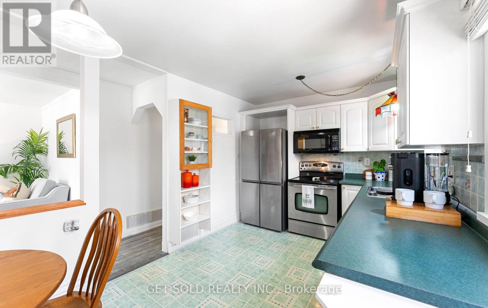 24 Huntsmoor Road, Toronto (Elms-Old Rexdale), Ontario  M9W 3R5 - Photo 11 - W12362411