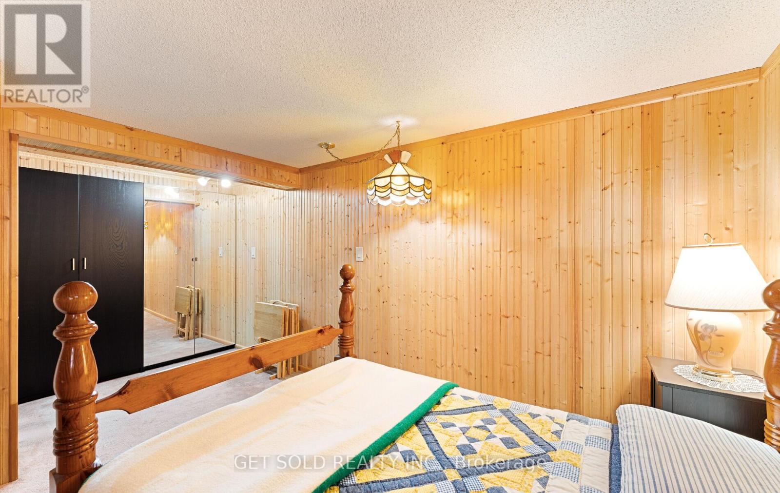 24 Huntsmoor Road, Toronto (Elms-Old Rexdale), Ontario  M9W 3R5 - Photo 29 - W12362411