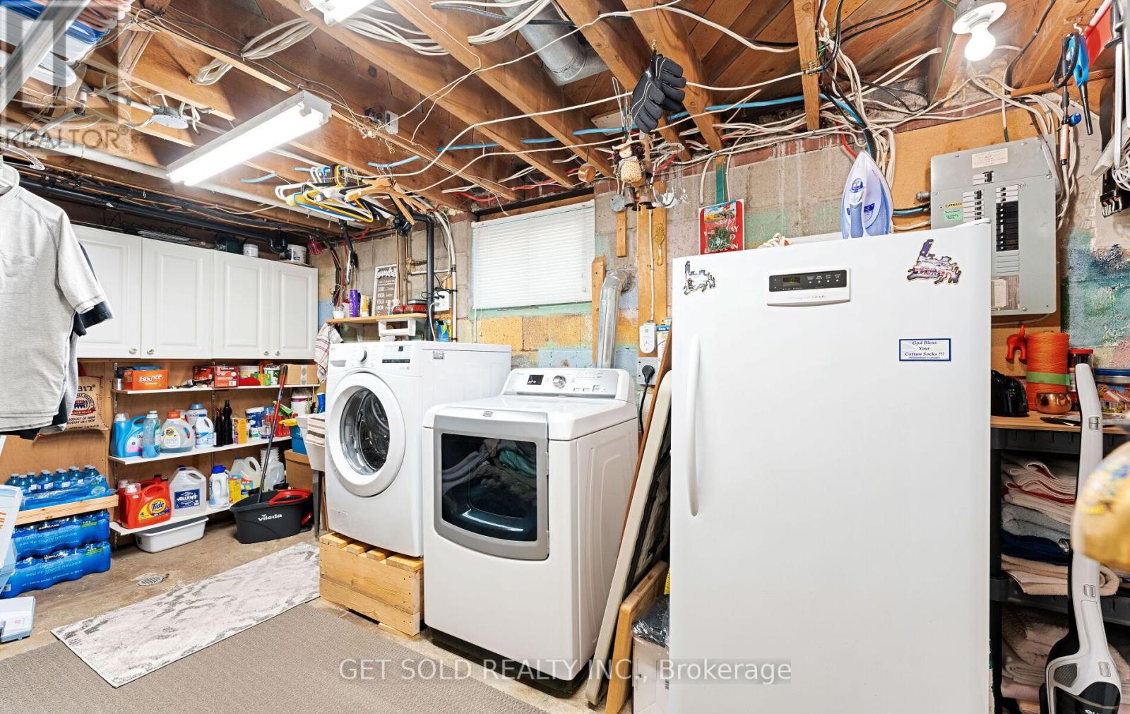 24 Huntsmoor Road, Toronto (Elms-Old Rexdale), Ontario  M9W 3R5 - Photo 30 - W12362411