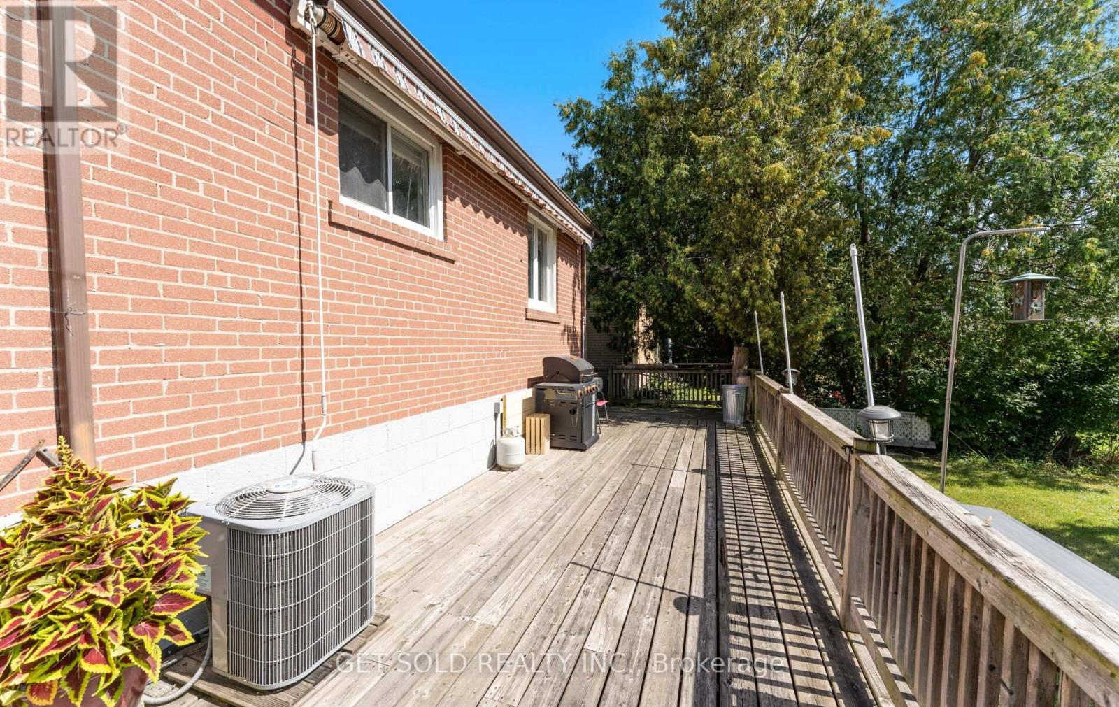 24 Huntsmoor Road, Toronto (Elms-Old Rexdale), Ontario  M9W 3R5 - Photo 37 - W12362411