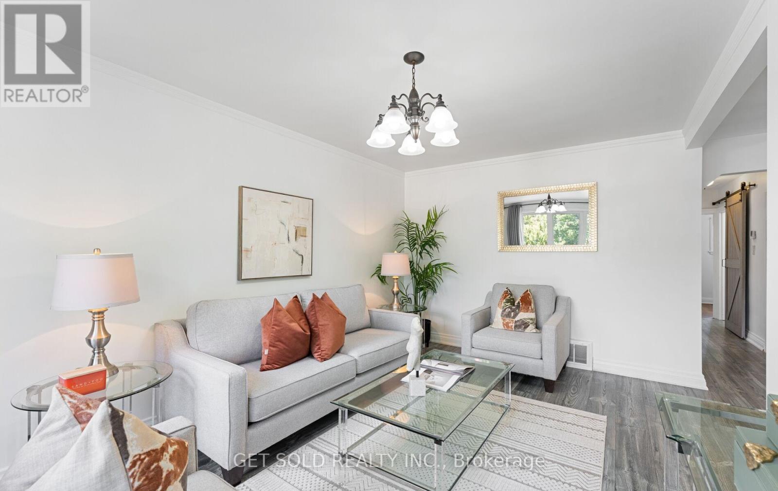 24 Huntsmoor Road, Toronto (Elms-Old Rexdale), Ontario  M9W 3R5 - Photo 5 - W12362411