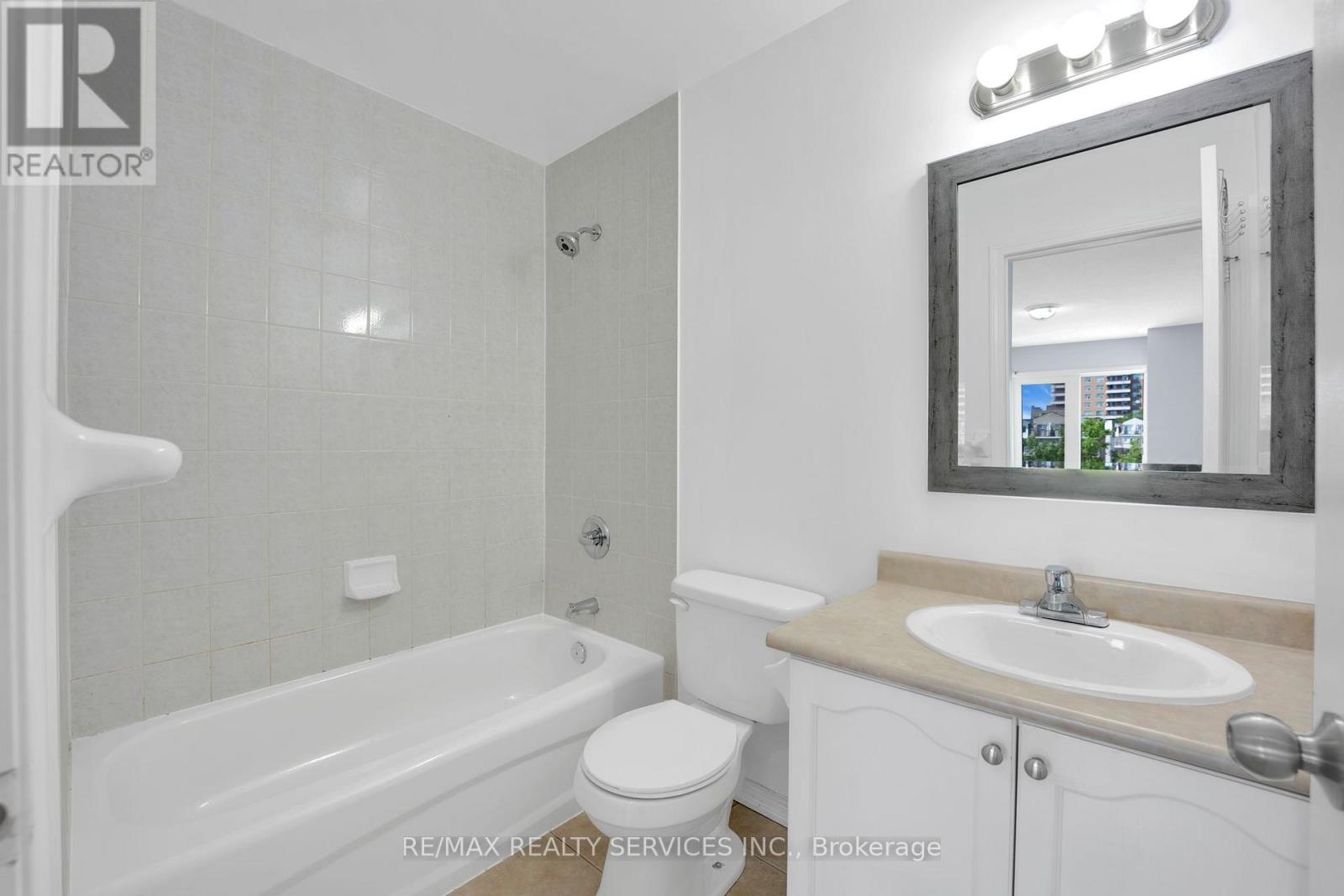 45 - 3059 Finch Avenue W, Toronto, Ontario  M9M 0A7 - Photo 34 - W12362435