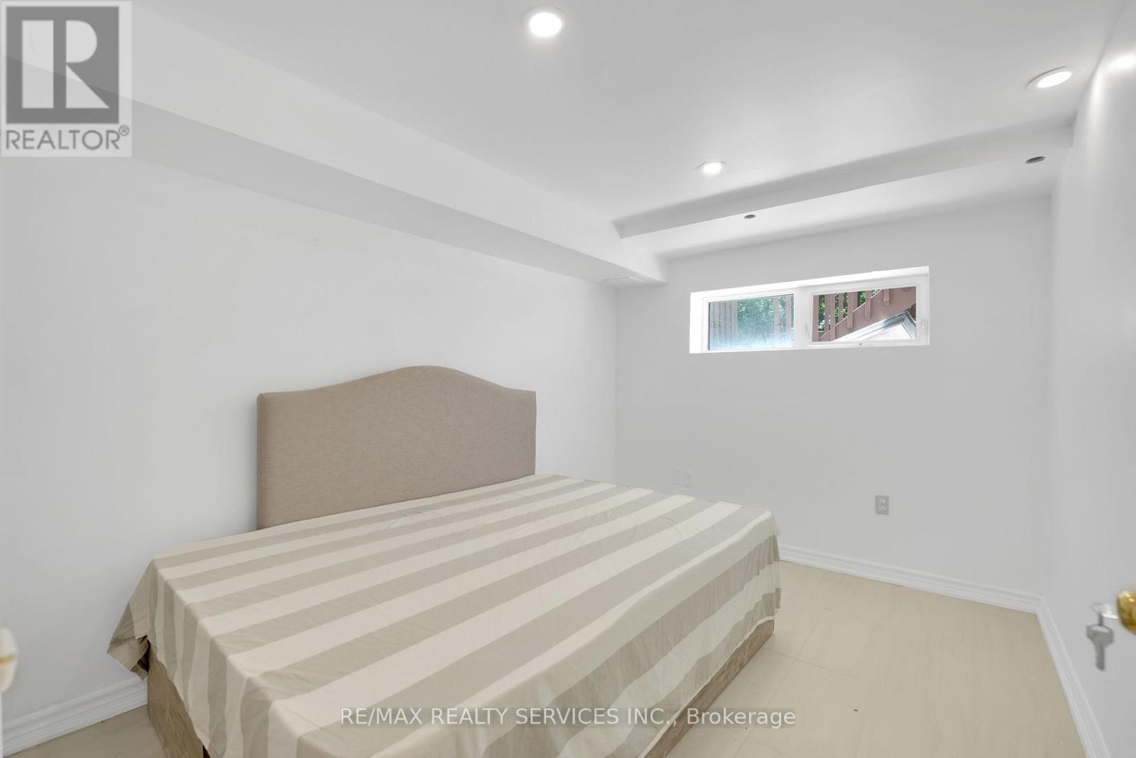 45 - 3059 Finch Avenue W, Toronto, Ontario  M9M 0A7 - Photo 38 - W12362435