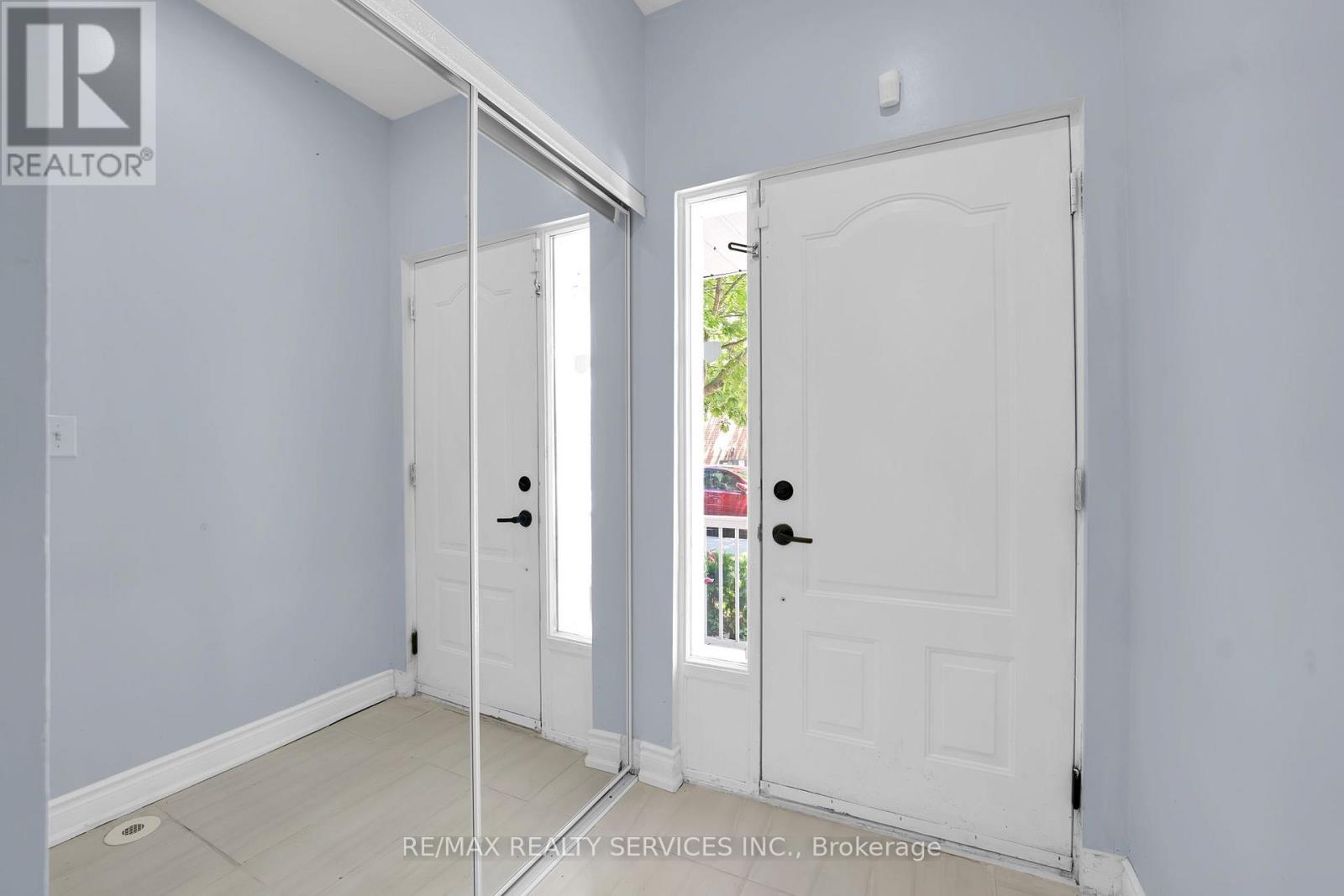Property at 45 - 3059 FINCH AVENUE W image 4