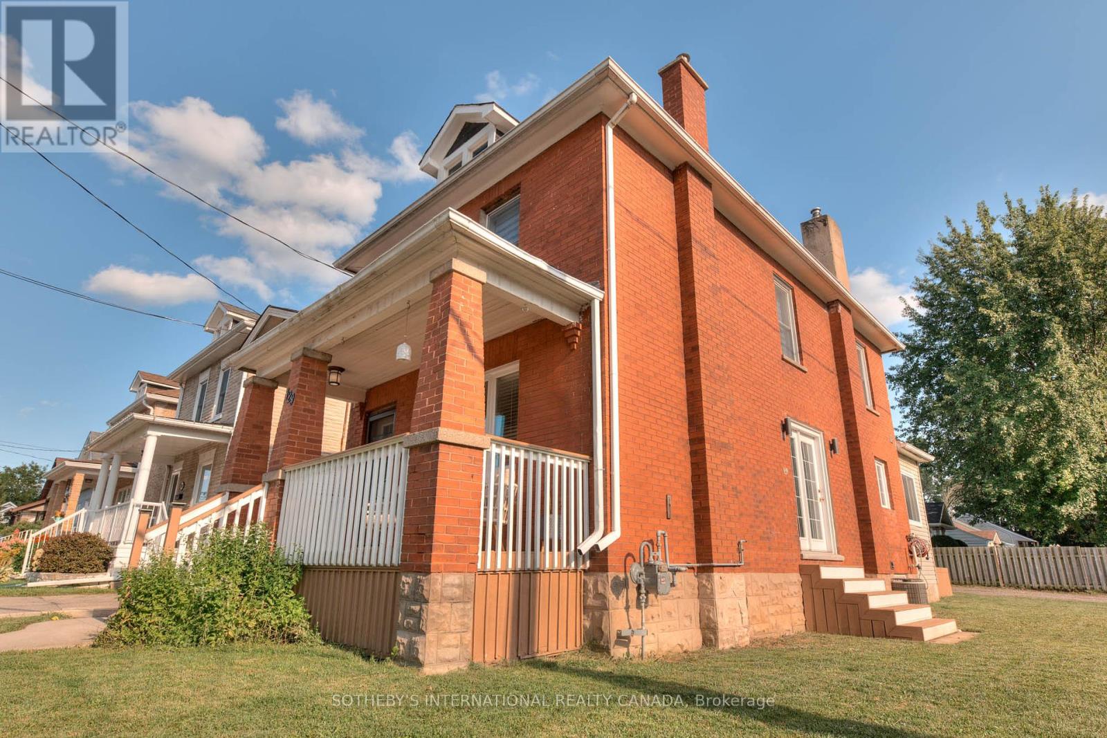 Property at 129 ELLIOTT STREET image 3