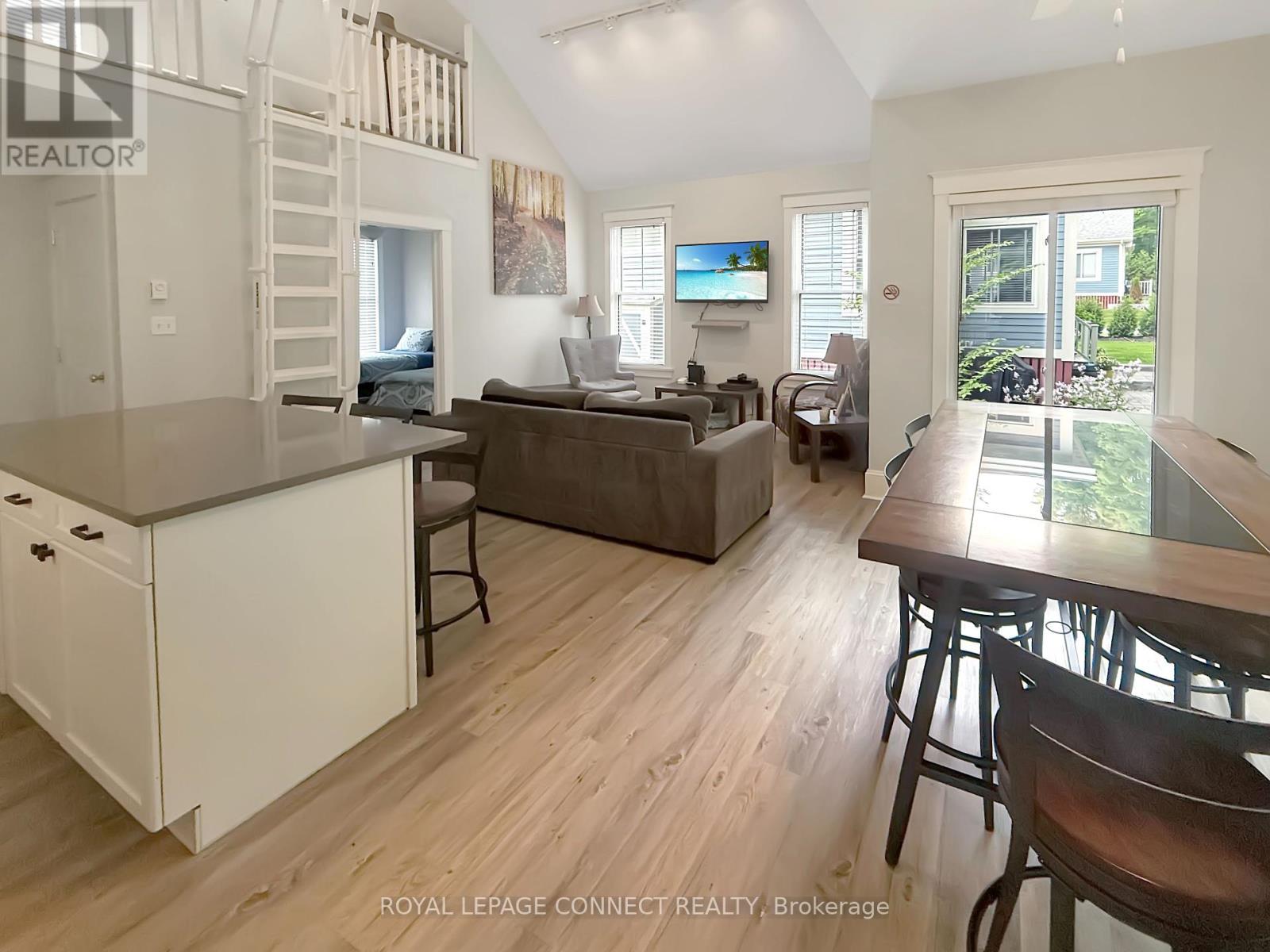 209 - 50 Hollow Lane, Prince Edward County, Ontario  K8N 4Z4 - Photo 14 - X12362448