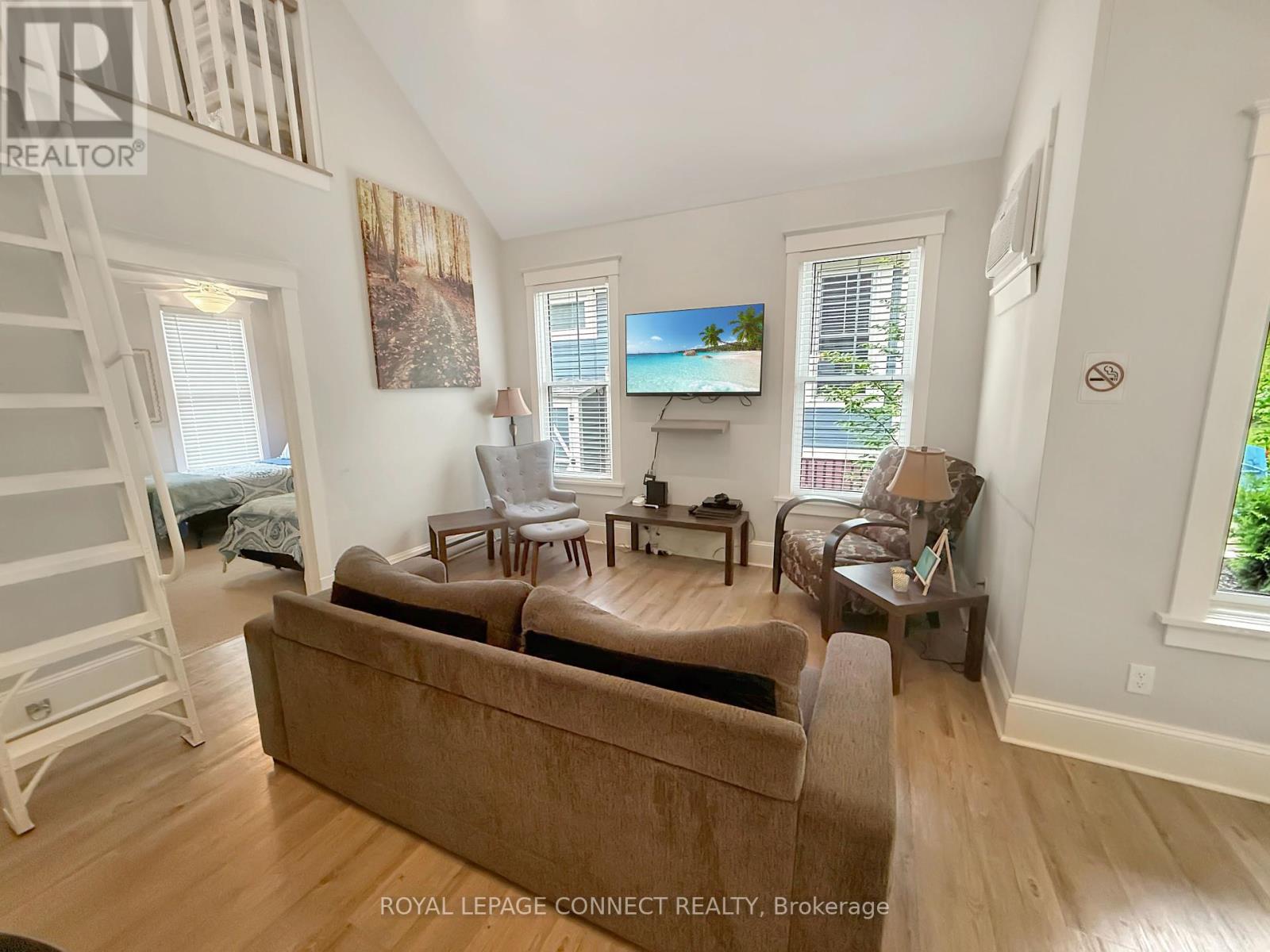 209 - 50 Hollow Lane, Prince Edward County, Ontario  K8N 4Z4 - Photo 15 - X12362448