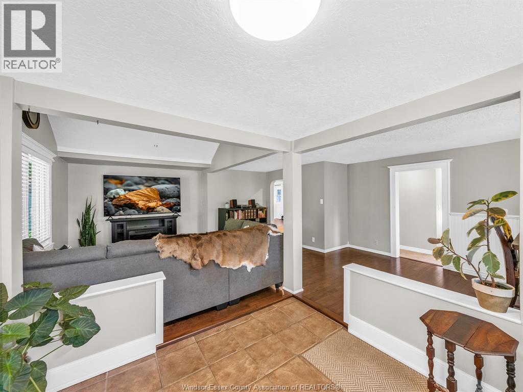 79 Marlborough Street East, Leamington, Ontario  N8H 1X1 - Photo 3 - 25021495
