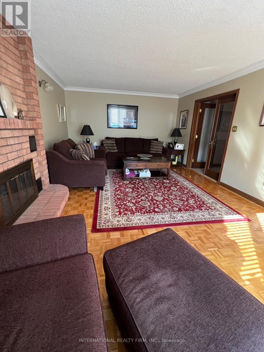 Property at 95 DUNSTAN CRESCENT image 4