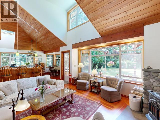 2777 Cedar Way, Savary Island, British Columbia  V0N 2G0 - Photo 3 - 18994